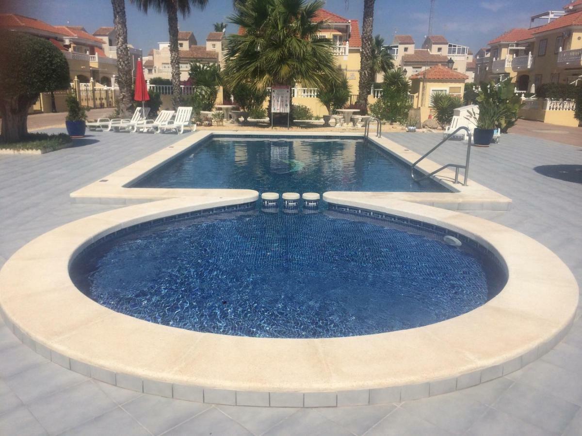 Torrevieja, La Torreta Ground Floor Apartment With Large Private Patio Garden Luaran gambar