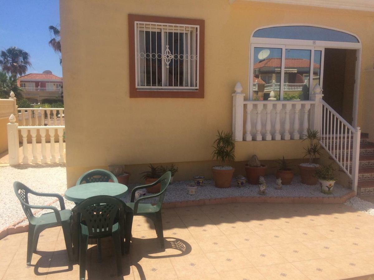 Torrevieja, La Torreta Ground Floor Apartment With Large Private Patio Garden Luaran gambar